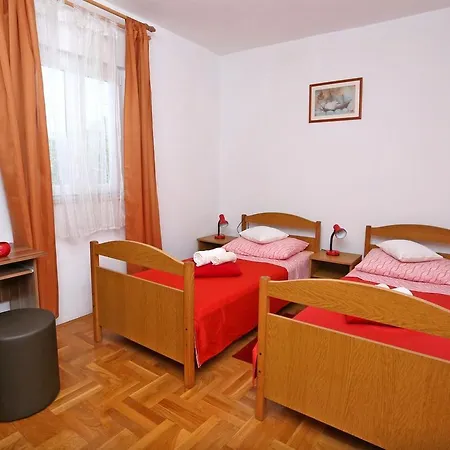 By The Sea Apartment *
